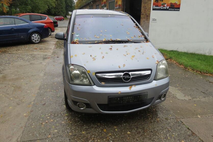Opel Meriva 195.000 km 900 € Schlangenbad 65388