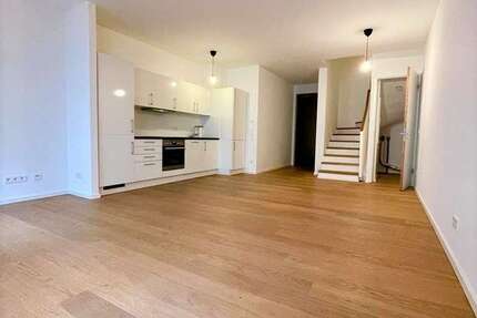 Haus Wiesbaden Mitte - 3 Zimmer, 93 m&sup2;, 1.570&euro; | Angebot:26897405
