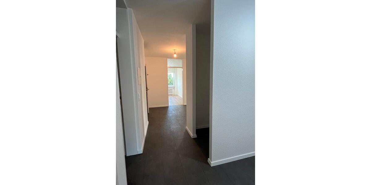 Etagenwohnung Wiesbaden Biebrich - 5 Zimmer, 104 m&sup2;, 1.800&euro; | Angebot:26533073