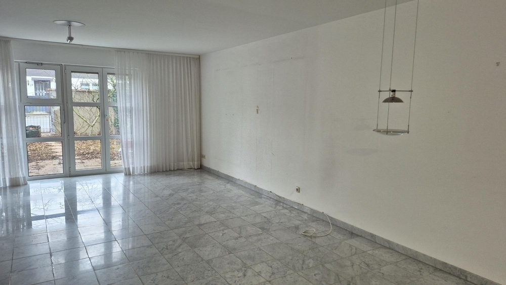 Neuer Preis ! RMH mit Garage, 2 Balkonen, Garten und Terrasse - Reihenmittelhaus Wiesbaden Klarenthal | Angebot:26348335