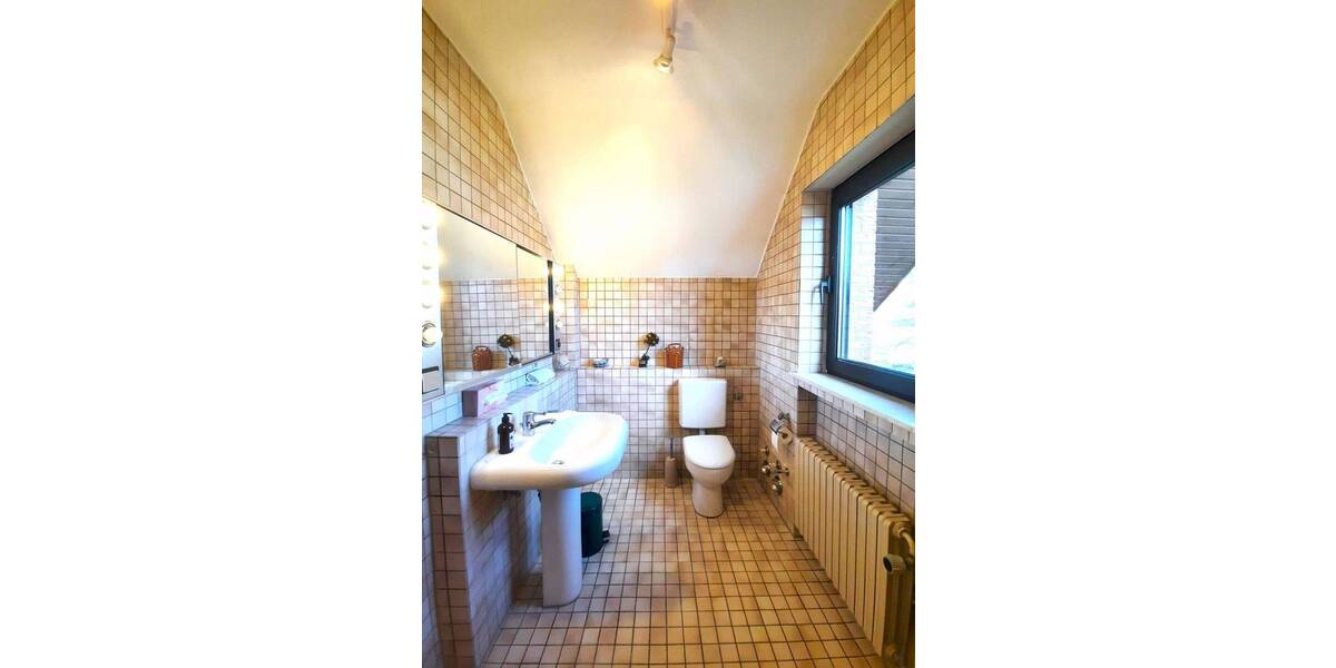 Einfamilienhaus Kriftel - 8 Zimmer, 251 m&sup2;, 980.000&euro; | Angebot:25968360