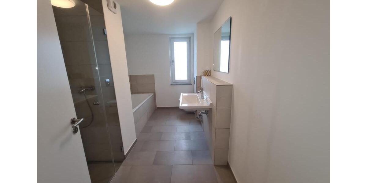 Etagenwohnung Wiesbaden Südost - 3 Zimmer, 95 m&sup2;, 1.700&euro; | Angebot:25233674