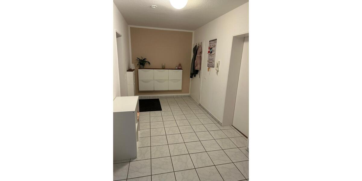Etagenwohnung Idstein - 3 Zimmer, 93 m&sup2;, 1.020&euro; | Angebot:26254509