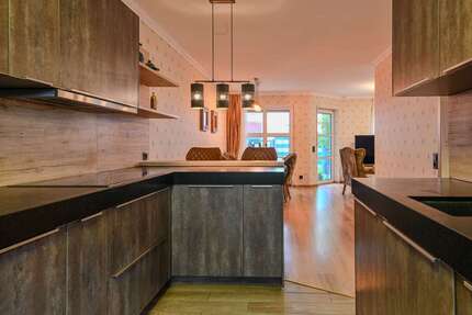 Haus zum Kaufen in Wiesbaden 649.000 € 143 m² 6 zimmer