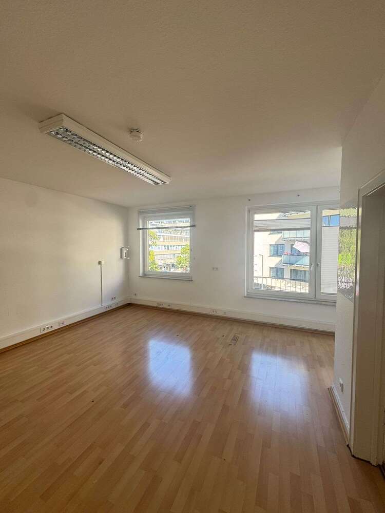Büro in Wiesbaden 800 € 100 m²
