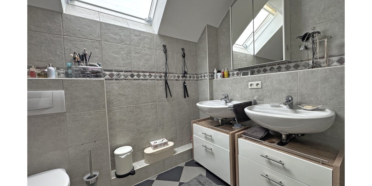 *Langenhain* Gepflegte Doppelhaushälfte in ruhiger Lage mit Nähe zum Wald* 6 zimmer