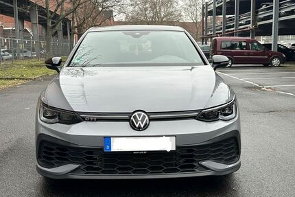 VW Golf 59.800 km 32.499 &euro; Rüsselsheim 65428