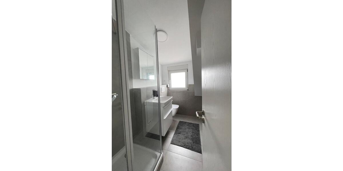 2-Zimmer 50 m² Dachwohnung in Gustavsburg + Kellerraum 2 zimmer