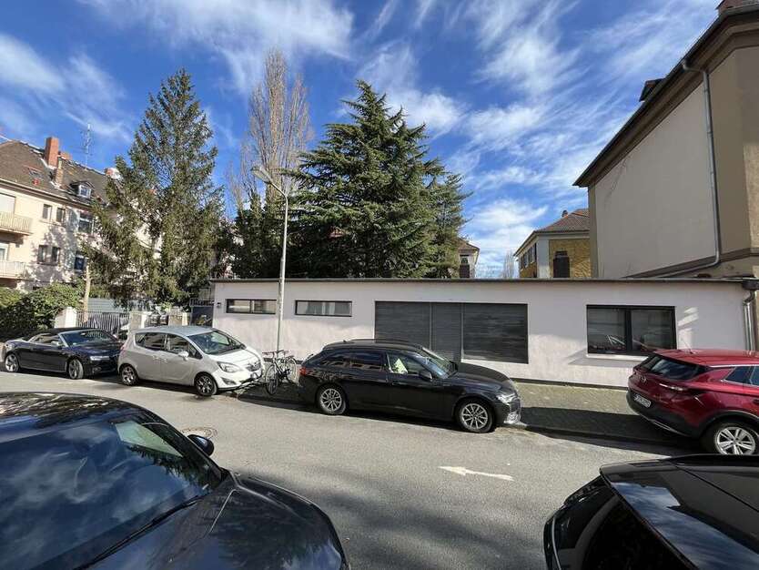 Haus zum Kaufen in Frankfurt am Main 1.090.000 € 150 m²