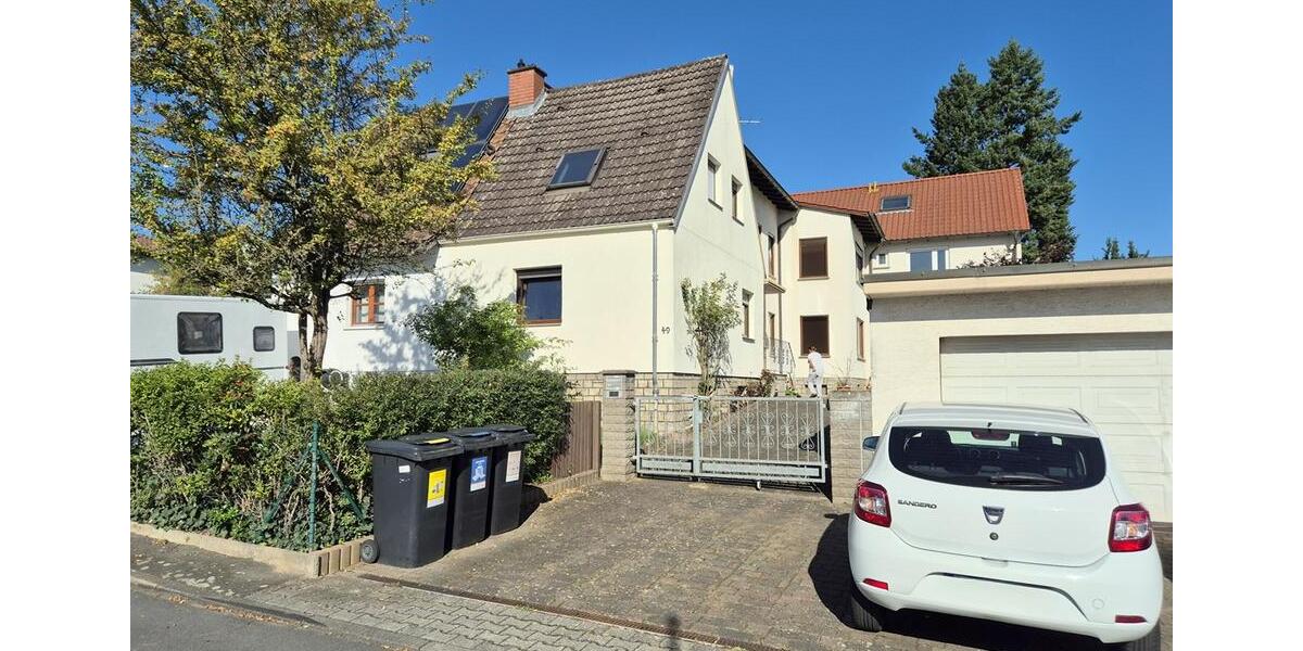 DOGS ALLOWED IN DUPLEX HOUSE! Compact house with fitted kitchen and spacious courtyard 4 zimmer