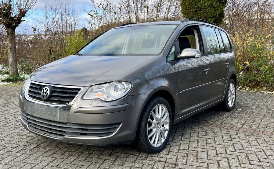 VW Touran 156.000 km 6.290 € Taunusstein 65232