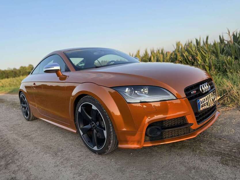 TT