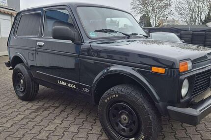 Lada Niva 84.000 km 7.900 &euro; Mainz-Kostheim 55246