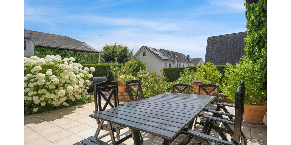 Einfamilienhaus Wiesbaden Nordenstadt - 7 Zimmer, 223 m&sup2;, 869.000&euro; | Angebot:25694639