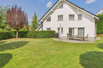 Haus zum Kaufen in Nieder-Olm 1.195.000 € 210 m² 7 zimmer