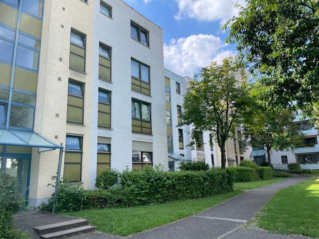 Zimmer Wiesbaden Biebrich - 4 Zimmer, 600&euro; | Angebot:25434017