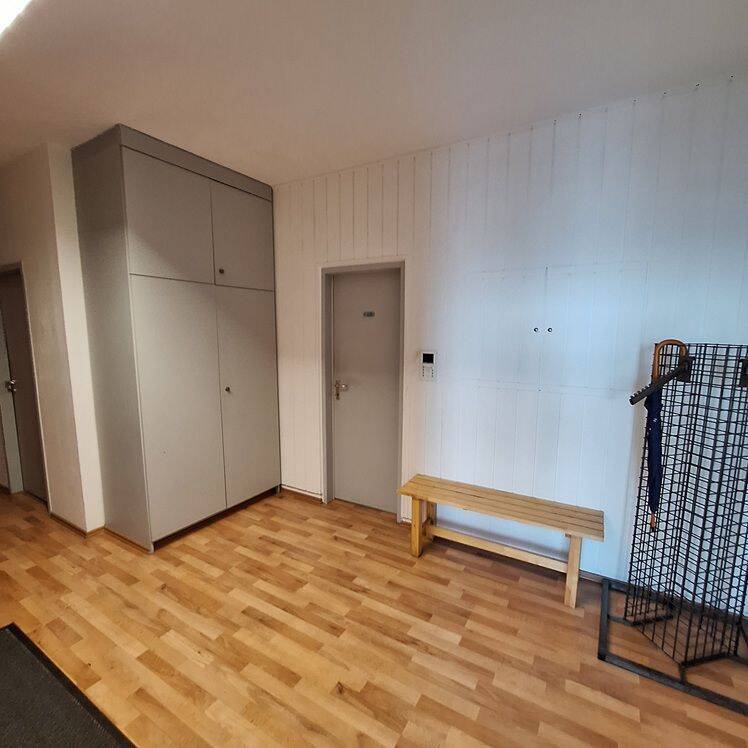 Ffm.-Griesheim: Bürofläche ca. 250 m² - Flughafen und Messe schnell erreichbar