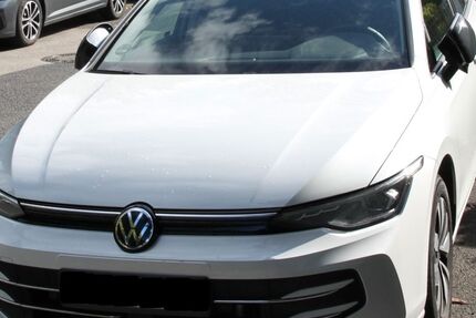VW Golf 10.900 km 27.900 &euro; Wiesbaden 65189