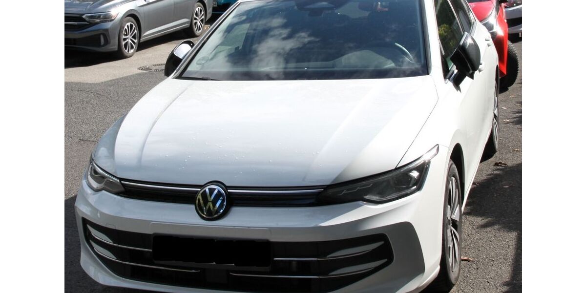 VW Golf 10.900 km 27.900 &euro; Wiesbaden 65189
