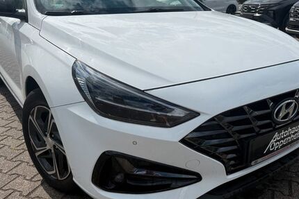 Hyundai i30 76.890 km 14.400 &euro; Oppenheim 55276