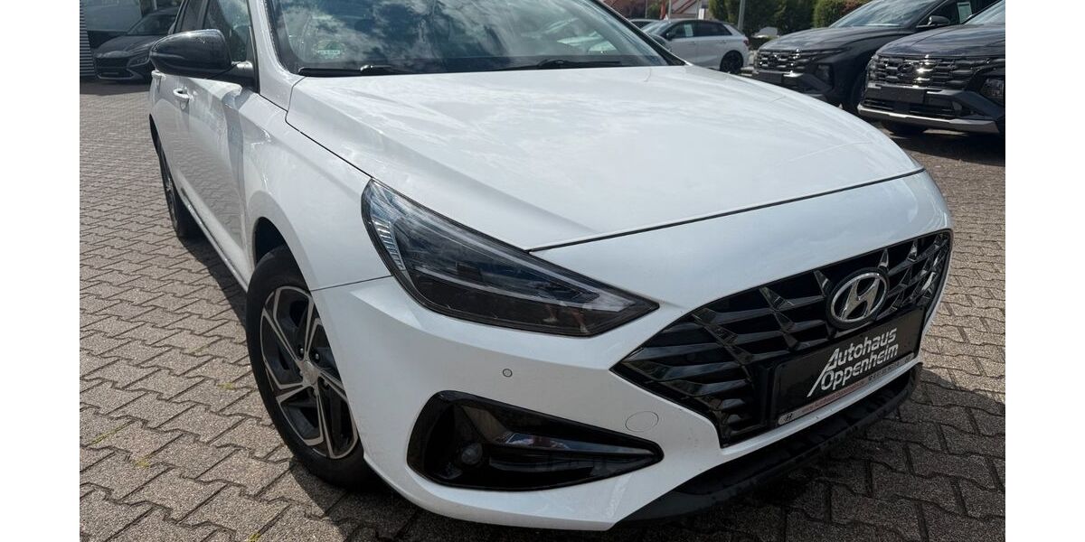 Hyundai i30 76.890 km 14.400 &euro; Oppenheim 55276