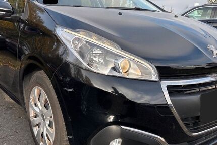 Peugeot 208 149.412 km 4.999 &euro; Gau-Algesheim 55435