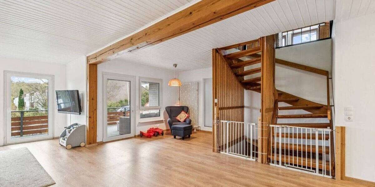 Einfamilienhaus Eppstein Vockenhausen - 8 Zimmer, 250 m&sup2;, 715.000&euro; | Angebot:26094118