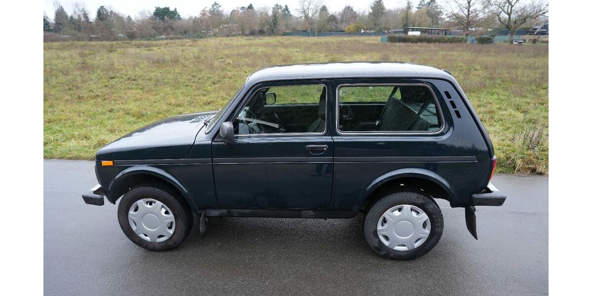 Lada Niva 42.200 km 13.990 &euro; Wiesbaden 65195