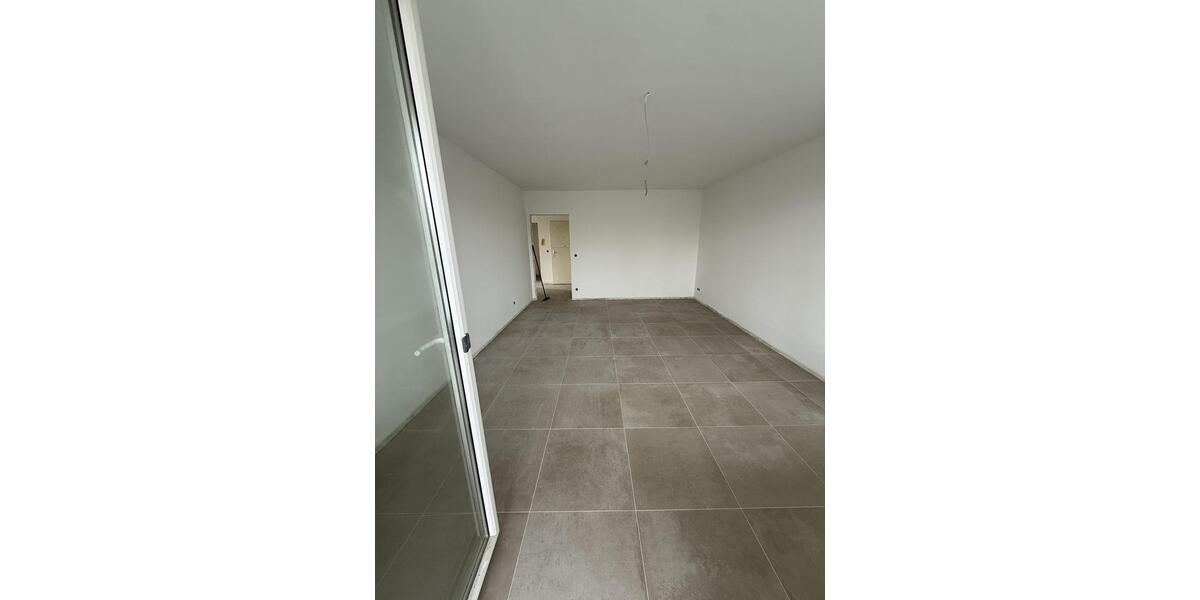 Erstbezug nach Sanierung: 3-Zi.-Wohnung mit Balkon in Steinbach 3 zimmer