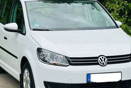 VW Touran 136.000 km 6.999 &euro; Kriftel 65830
