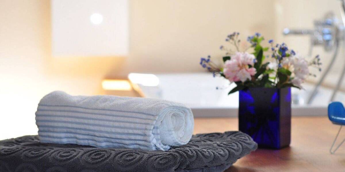 Mehrfamilienhaus, Wohnhaus Wiesbaden Erbenheim - 9 Zimmer, 300 m&sup2;, 975.000&euro; | Angebot:26228907