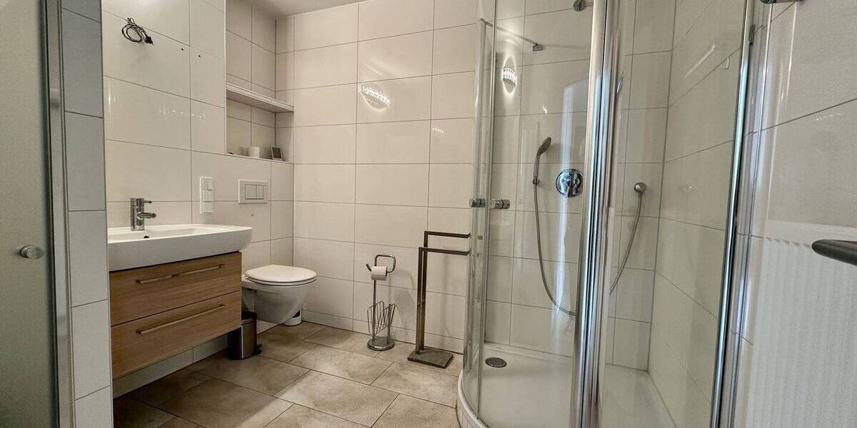 Etagenwohnung Wiesbaden Nordenstadt - 3 Zimmer, 94 m&sup2;, 330.000&euro; | Angebot:25987383