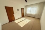 Schwalbach: Ruhig wohnen am Grüngürtel – Bungalow mit großem Garten und vielseitigem Raumangebot - Bungalow Schwalbach | Angebot:26534677