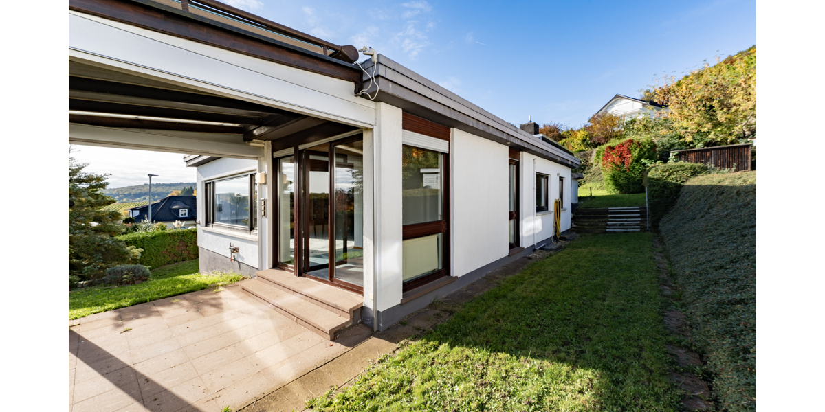 Attraktive Lage, großes Grundstück und moderne Architektur 5 zimmer