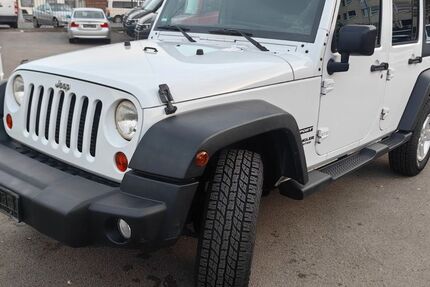 Jeep Wrangler 188.000 km 13.450 &euro; Rüsselsheim 65428