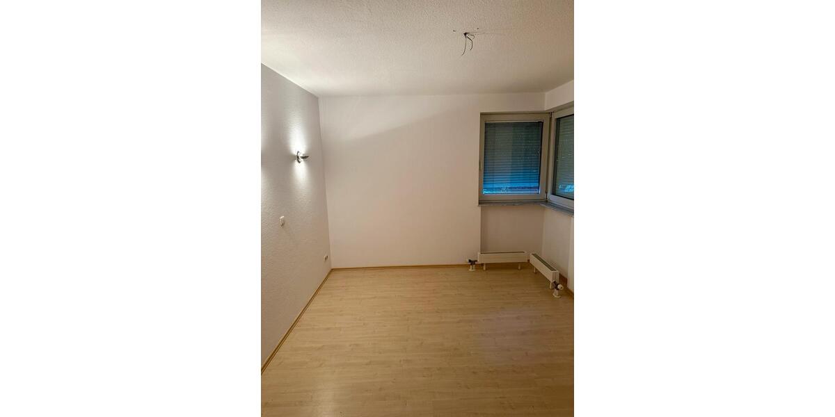 3-Zimmer-Wohnung, Balkon,EBK+2Duplex-Stellplätze 3 zimmer