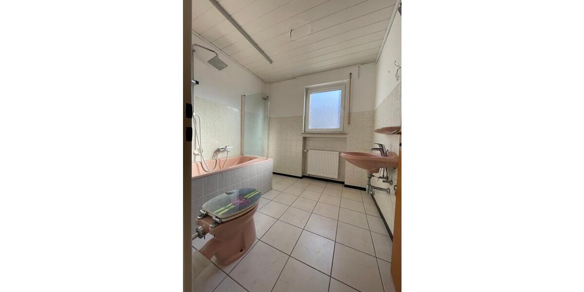 Einfamilienhaus Hochheim am Main - 8 Zimmer, 220 m&sup2;, 775.000&euro; | Angebot:26565880