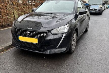 Peugeot 208 104.000 km 9.400 &euro; Mainz-Kostheim 55246