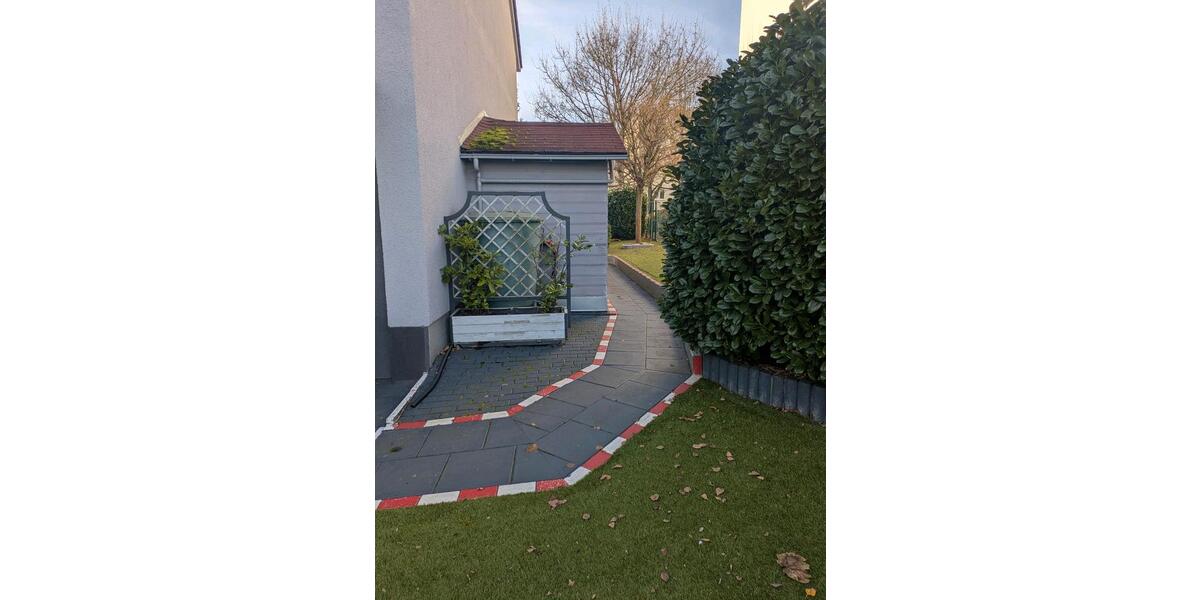 Reihenhaus Mainz Finthen - 4 Zimmer, 153 m&sup2;, 2.000&euro; | Angebot:26093136