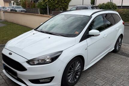 Ford Focus 98.000 km 10.500 &euro; Raunheim 65479
