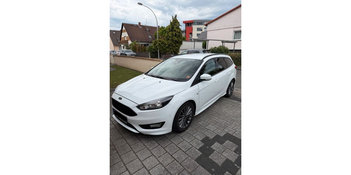 Ford Focus 98.000 km 10.500 &euro; Raunheim 65479
