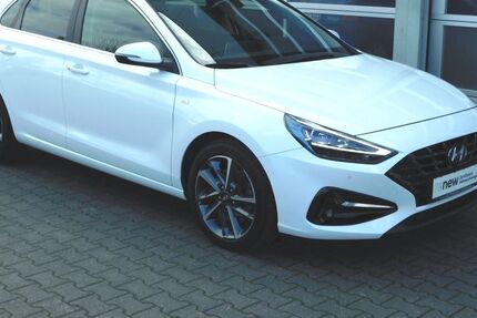Hyundai i30 32.300 km 19.490 &euro; Mainz-Kastel 55252