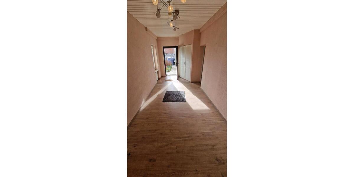 Einfamilienhaus Selters (Taunus) - 10 Zimmer, 366 m&sup2;, 469.000&euro; | Angebot:25406953