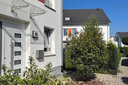 Haus Frankfurt am Main Harheim - 5 Zimmer, 156 m&sup2;, 2.600&euro; | Angebot:24721441