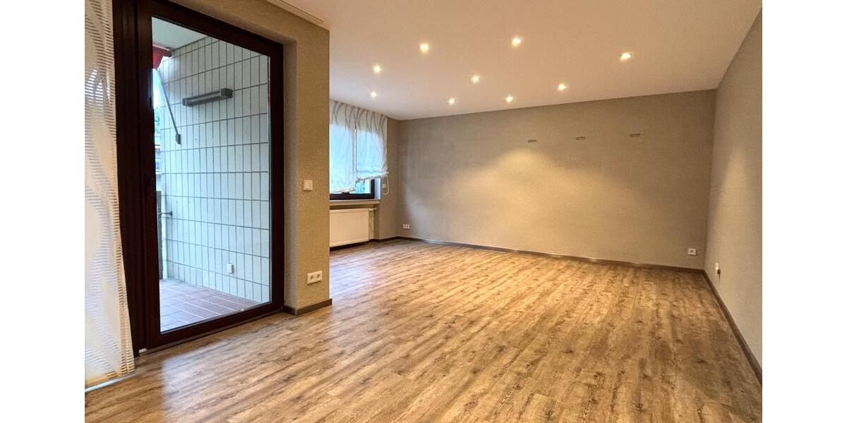 Großzügiges Ambiente mit Einbauküche & Garage am Waldrand 4 zimmer