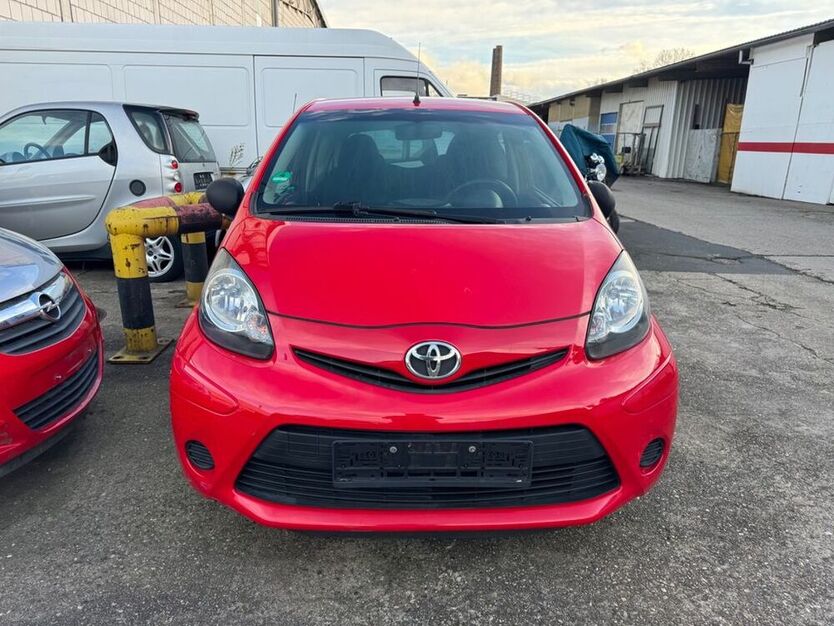 Aygo (X)
