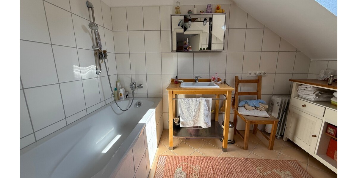 Hofheim: Familien aufgepasst!!Liebevoll gepflegte Doppelhaushälfte im Völkerviertel 7 zimmer