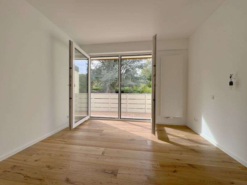 Haus zum Kaufen in Wiesbaden 920.000 € 200 m²