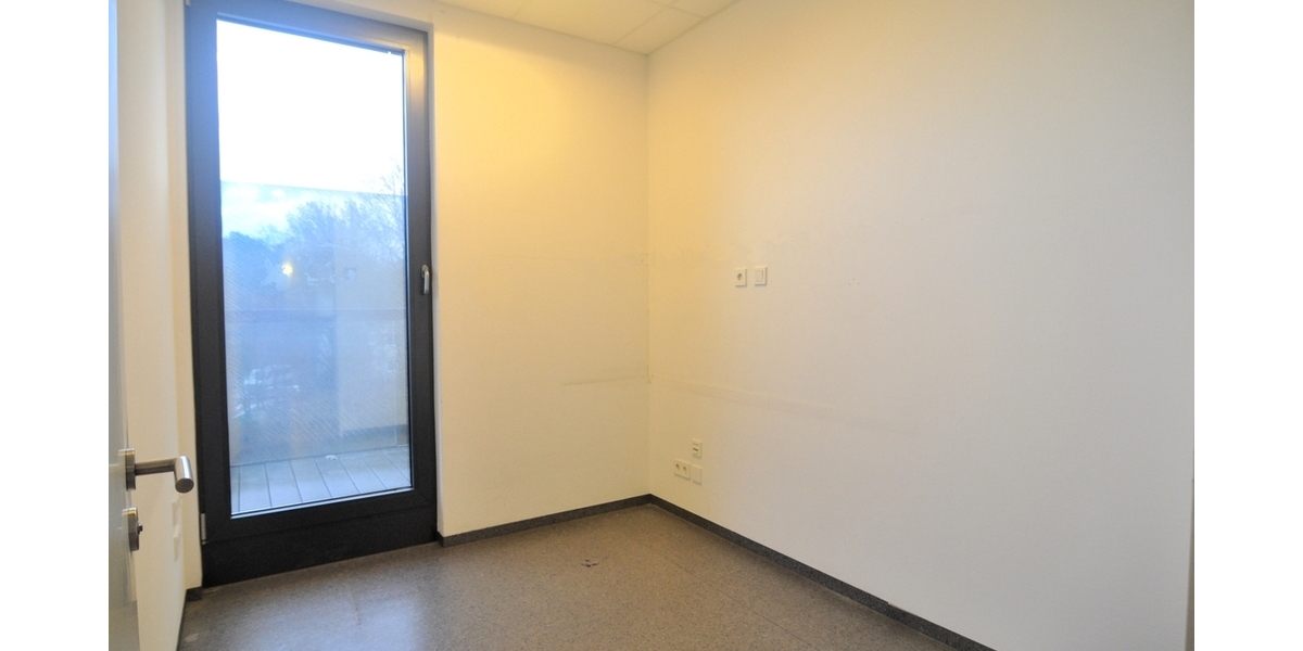 VERMIETET! Praxisfläche mit Penthouse-Feeling im Ärztehaus - Gewerbeobjekt Königstein | Angebot:26339473