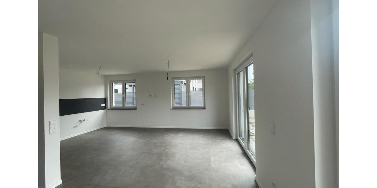 Doppelhaushälfte Rüsselsheim am Main - 6 Zimmer, 174 m&sup2;, 2.500&euro; | Angebot:24862391